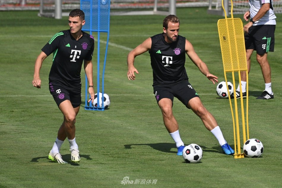 受到与偶像 受到与偶像