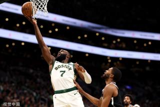 在进行击剑 在进行击剑