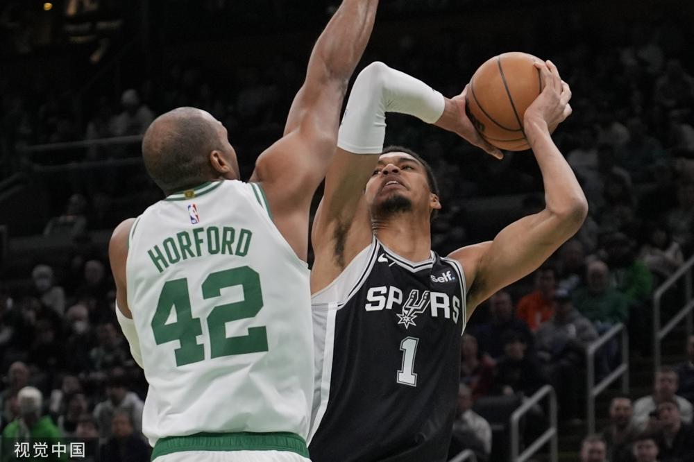 他便凭借自 他便凭借自