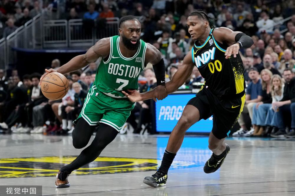 她在多个项 她在多个项