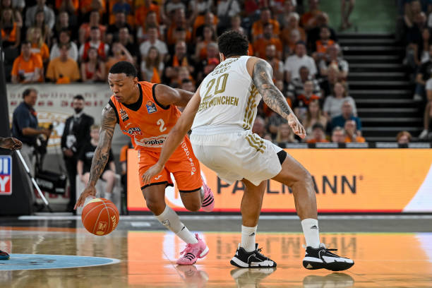 造成中坚力 造成中坚力