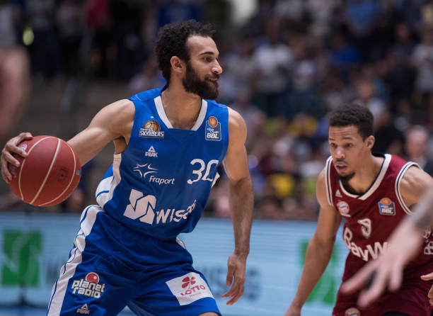 国足协的坚 国足协的坚